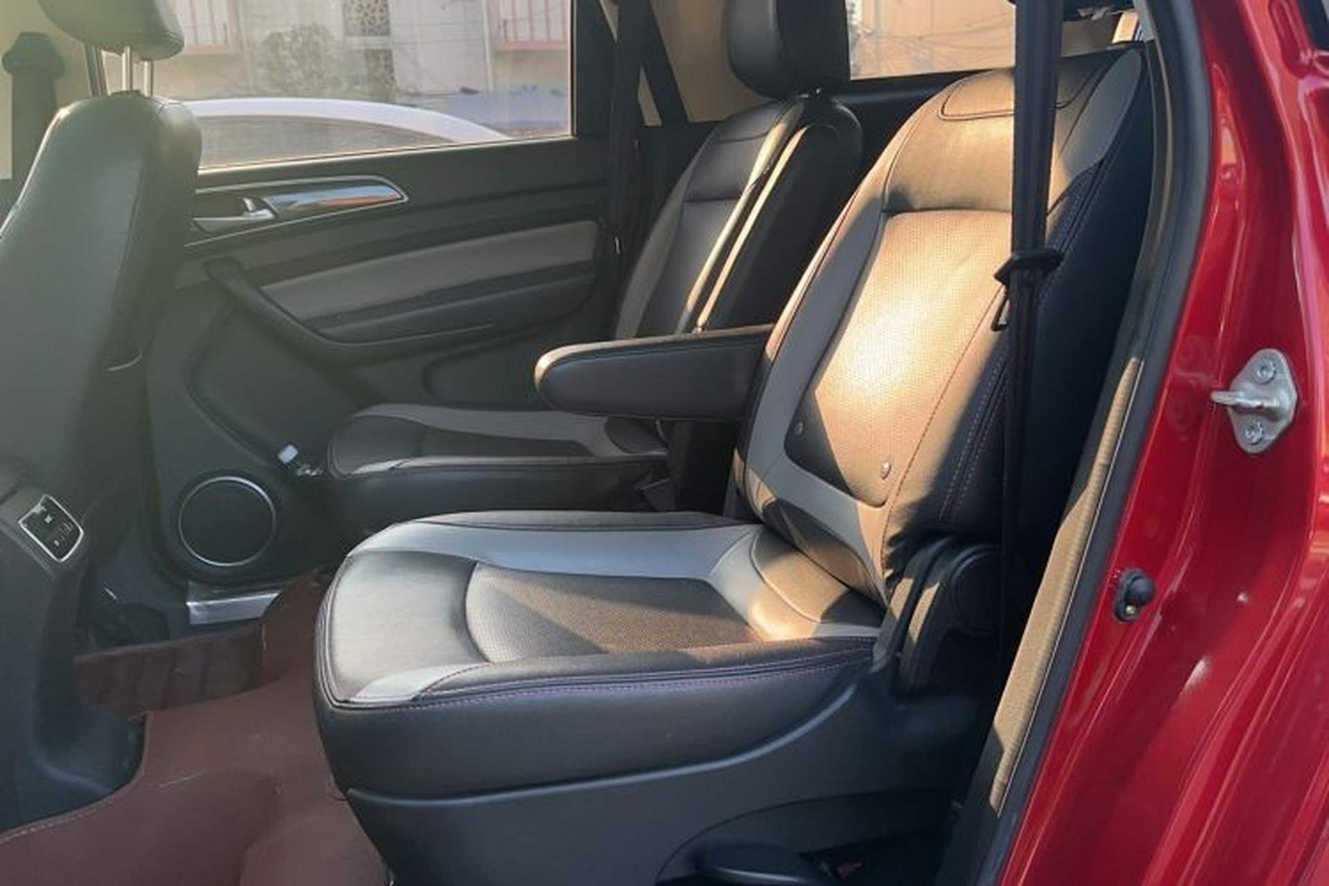 Used HYOSOW H3 2015 1.5L manual luxury version Left Rear Seat