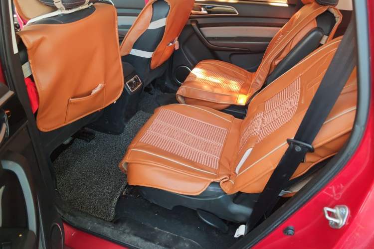 Used HYOSOW H3 2015 1.5L manual luxury version Left Rear Seat