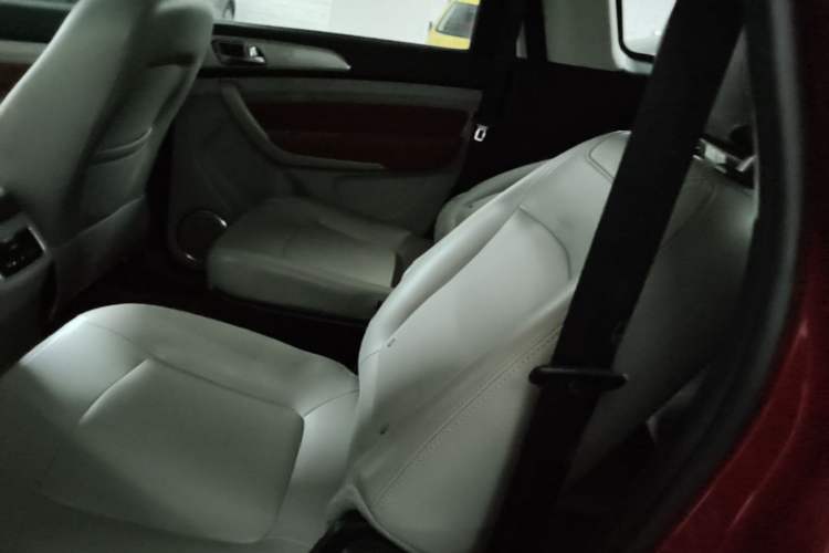 Used HYOSOW H3 2015 1.5L manual Comfort trim level Left Rear Seat