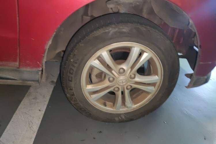 Used HYOSOW H3 2015 1.5L manual Comfort trim level Right Front Wheel Hub