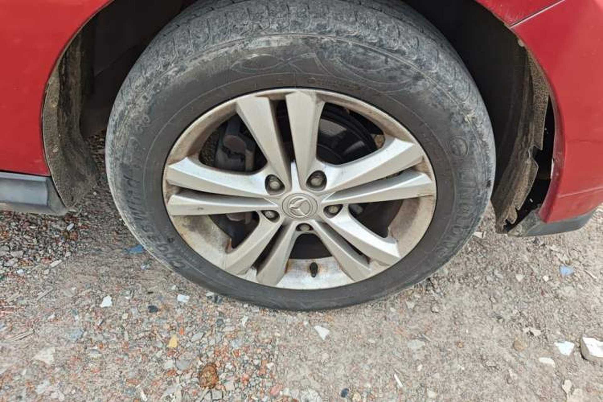 Used HYOSOW H3 2015 1.5L manual luxury version Right Front Wheel Hub