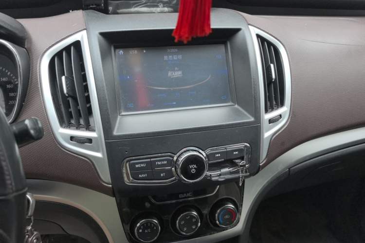 Used HYOSOW H3 2015 1.5L manual Comfort trim level Audio And AC Panel