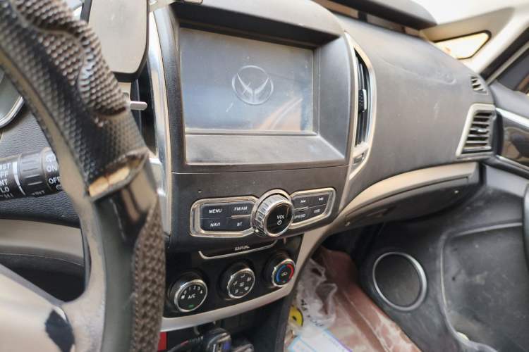 Used HYOSOW H3 2015 1.5L manual luxury version Audio And AC Panel