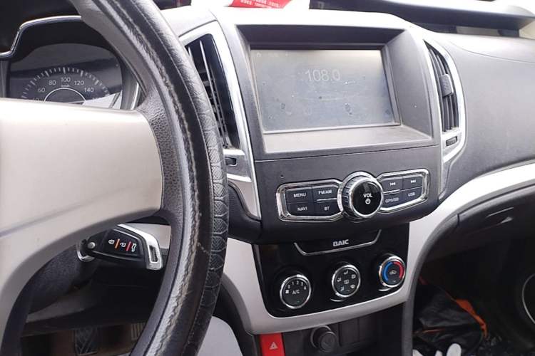 Used HYOSOW H3 2015 1.5L manual Comfort trim level Audio And AC Panel