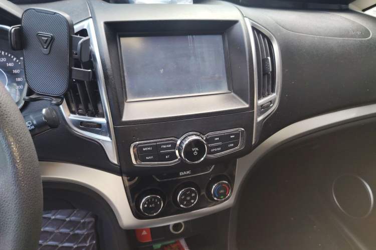 Used HYOSOW H3 2015 1.5L manual Comfort trim level Audio And AC Panel
