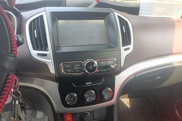 Used HYOSOW H3 2015 1.5L manual Comfort trim level Audio And AC Panel