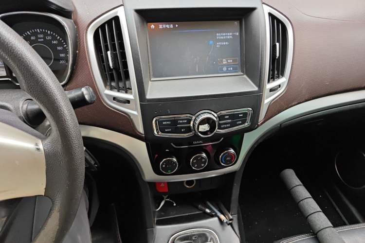 Used HYOSOW H3 2015 1.5L manual Comfort trim level Audio And AC Panel