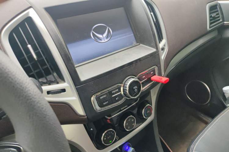 Used HYOSOW H3 2015 1.5L manual Comfort trim level Audio And AC Panel