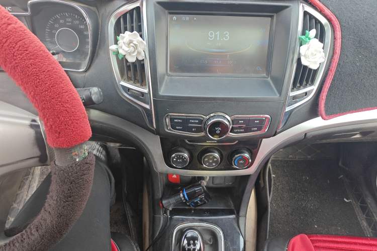 Used HYOSOW H3 2015 1.5L manual luxury version Audio And AC Panel