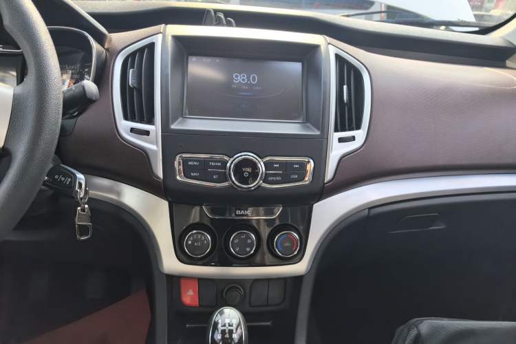 Used HYOSOW H3 2015 1.5L manual Comfort trim level Audio And AC Panel