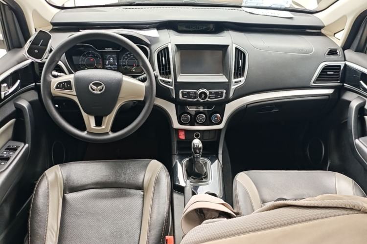 Used HYOSOW H3 2015 1.5L manual luxury version Center Console
