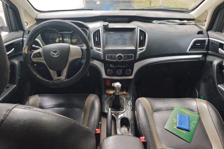 Used HYOSOW H3 2015 1.5L manual luxury version Center Console