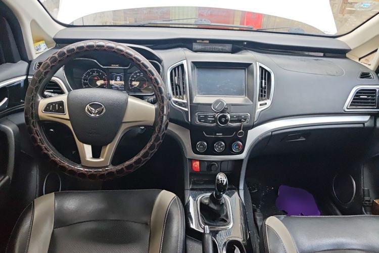 Used HYOSOW H3 2015 1.5L manual luxury version Center Console