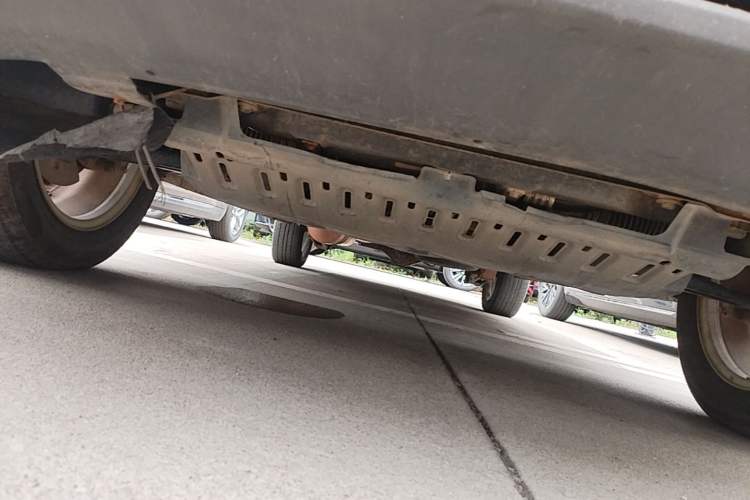Used HYOSOW H3 2015 1.5L manual Comfort trim level Chassis Front