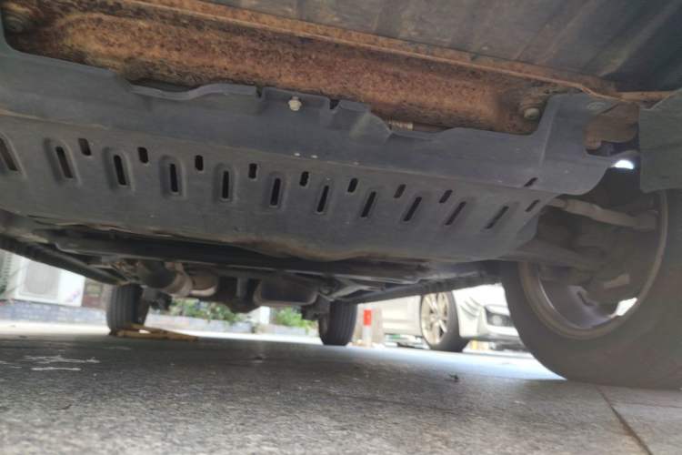 Used HYOSOW H3 2015 1.5L manual Comfort trim level Chassis Front