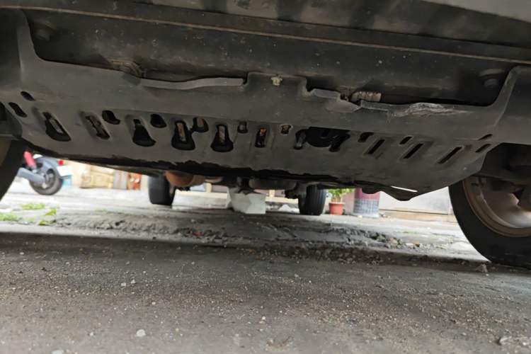 Used HYOSOW H3 2015 1.5L manual Comfort trim level Chassis Front