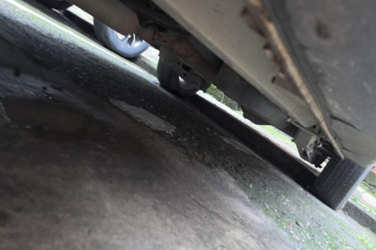 Used HYOSOW H3 2015 1.5L manual Comfort trim level Chassis Front Left