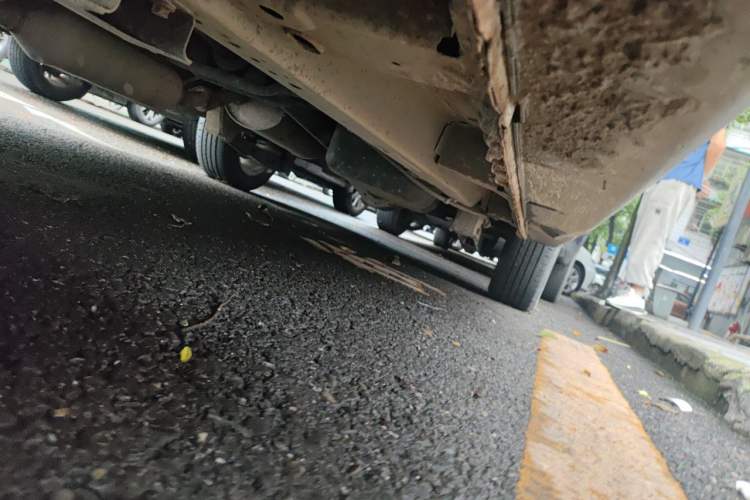 Used HYOSOW H3 2015 1.5L manual Comfort trim level Chassis Front Left