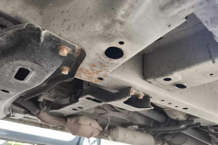 Used HYOSOW H3 2015 1.5L Manual Standard Edition Chassis Front Left