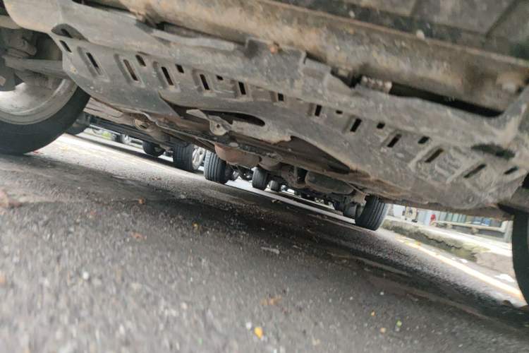 Used HYOSOW H3 2015 1.5L manual Comfort trim level Chassis Front