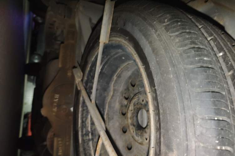 Used HYOSOW H3 2015 1.5L manual Comfort trim level Chassis Rear
