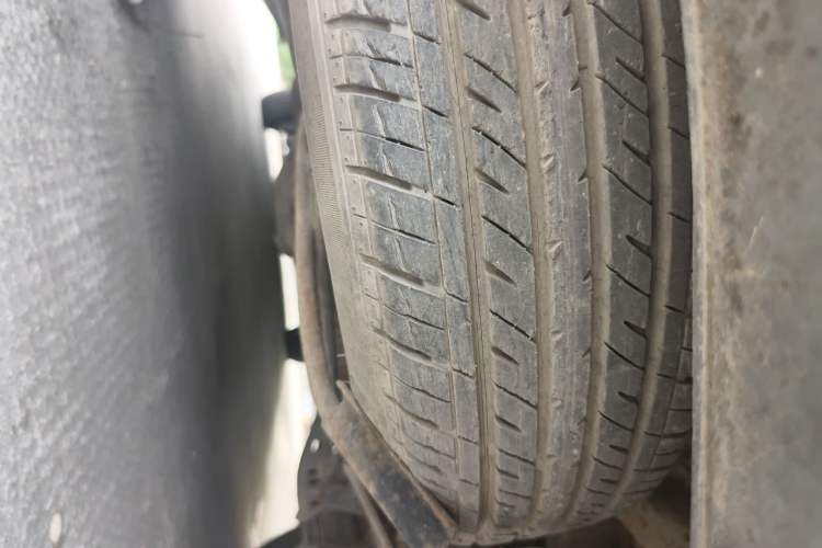 Used HYOSOW H3 2015 1.5L manual Comfort trim level Chassis Rear