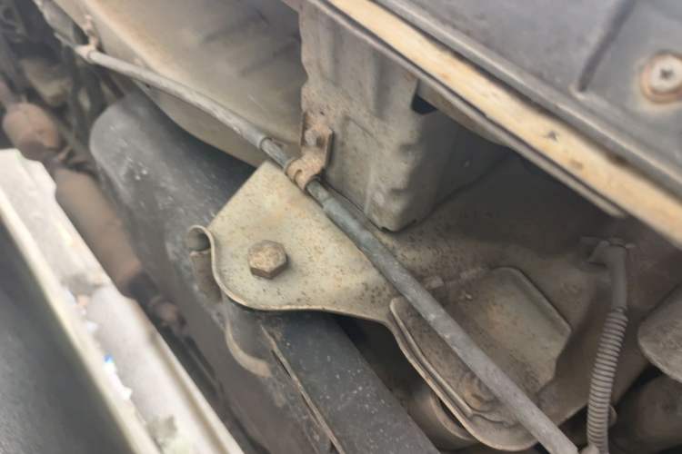 Used HYOSOW H3 2015 1.5L manual Comfort trim level Chassis Rear Left