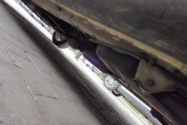 Used HYOSOW H3 2015 1.5L manual Comfort trim level Chassis Rear Left