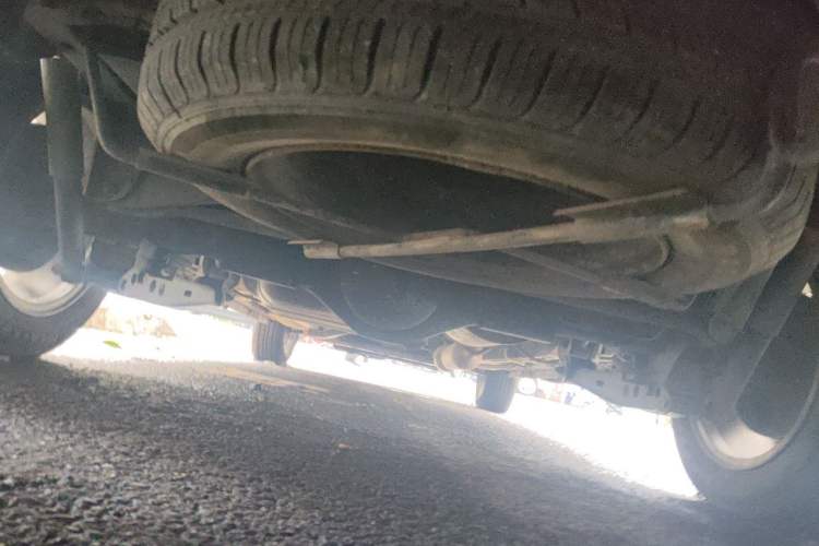 Used HYOSOW H3 2015 1.5L manual Comfort trim level Chassis Rear