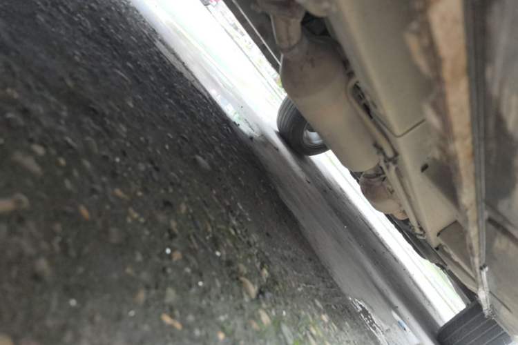 Used HYOSOW H3 2015 1.5L manual Comfort trim level Chassis Rear Right