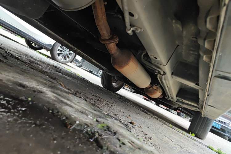 Used HYOSOW H3 2015 1.5L manual Comfort trim level Chassis Rear Right