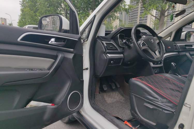 Used HYOSOW H3 2015 1.5L manual luxury version Driver Seat