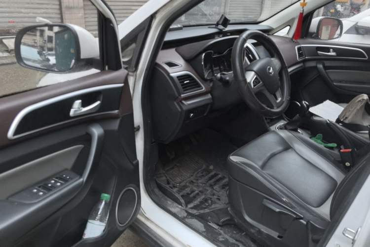 Used HYOSOW H3 2015 1.5L manual Comfort trim level Driver Seat