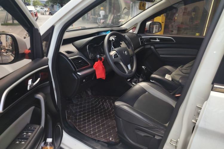 Used HYOSOW H3 2015 1.5L manual Comfort trim level Driver Seat