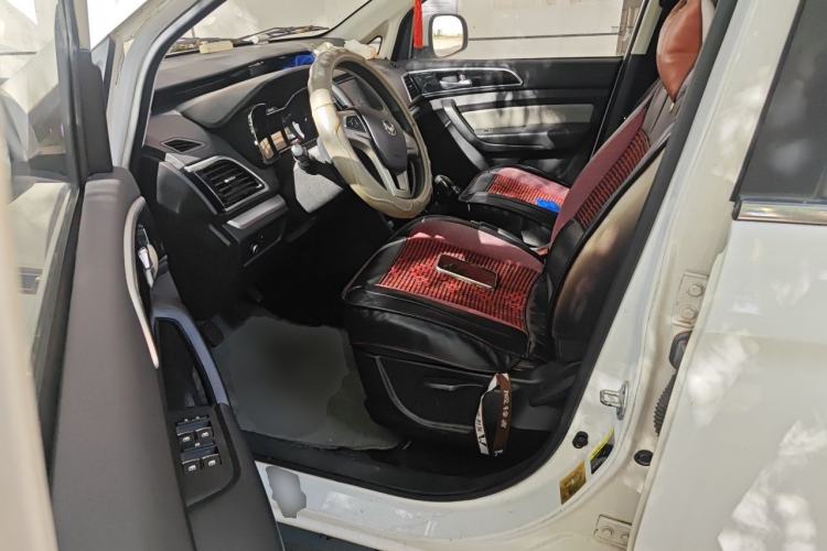 Used HYOSOW H3 2015 1.5L manual luxury version Driver Seat