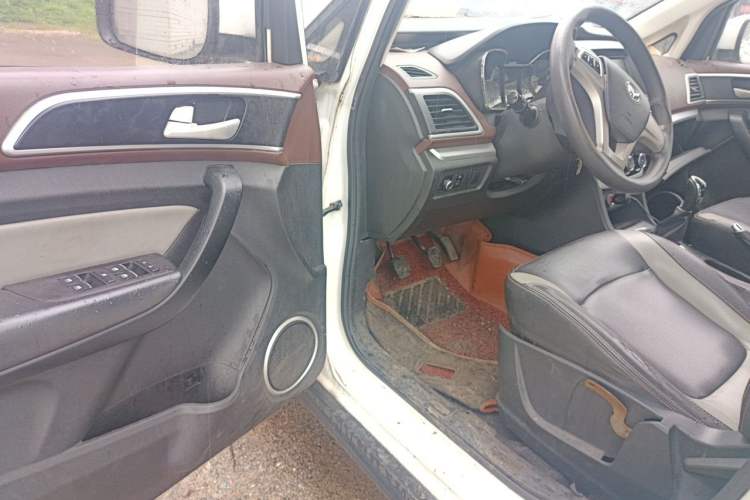 Used HYOSOW H3 2015 1.5L manual Comfort trim level Driver Seat