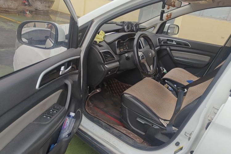 Used HYOSOW H3 2015 1.5L manual luxury version Driver Seat