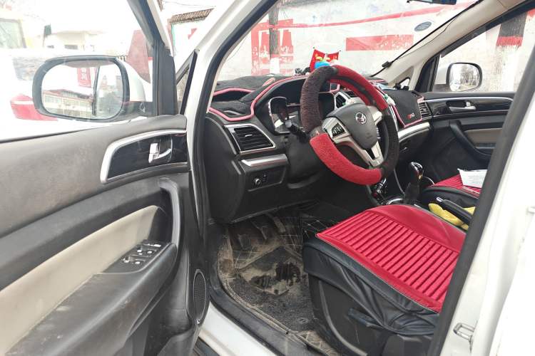 Used HYOSOW H3 2015 1.5L manual luxury version Driver Seat