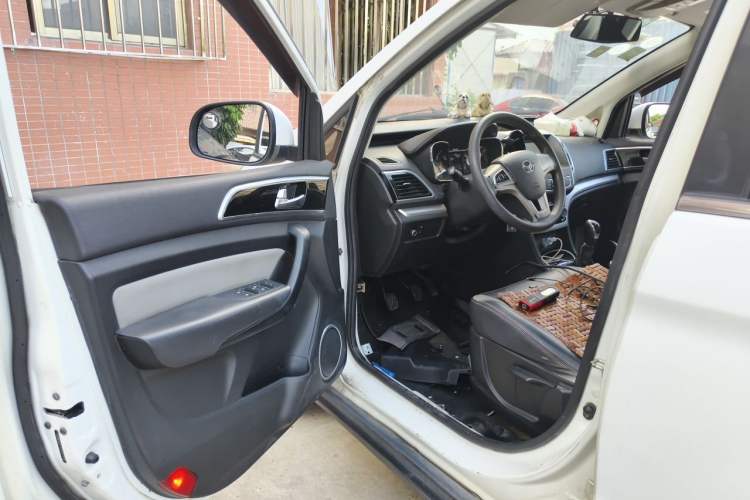 Used HYOSOW H3 2015 1.5L manual luxury version Driver Seat