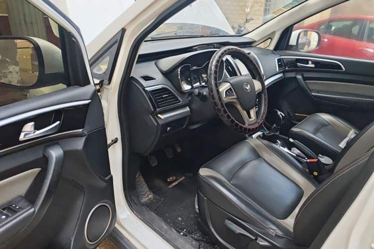 Used HYOSOW H3 2015 1.5L manual luxury version Driver Seat