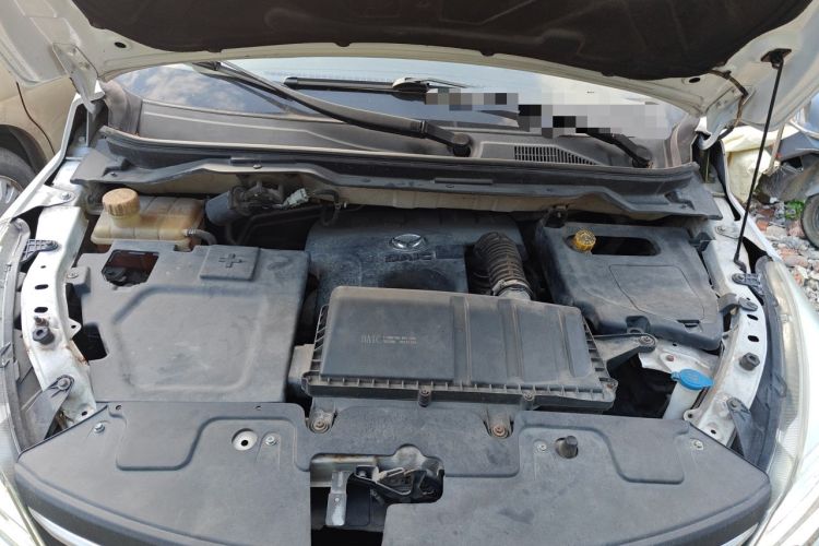 Used HYOSOW H3 2015 1.5L manual Comfort trim level Engine Bay