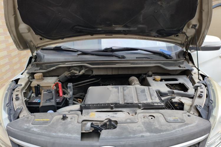 Used HYOSOW H3 2015 1.5L manual luxury version Engine Bay