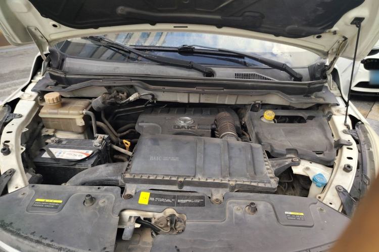 Used HYOSOW H3 2015 1.5L manual Comfort trim level Engine Bay