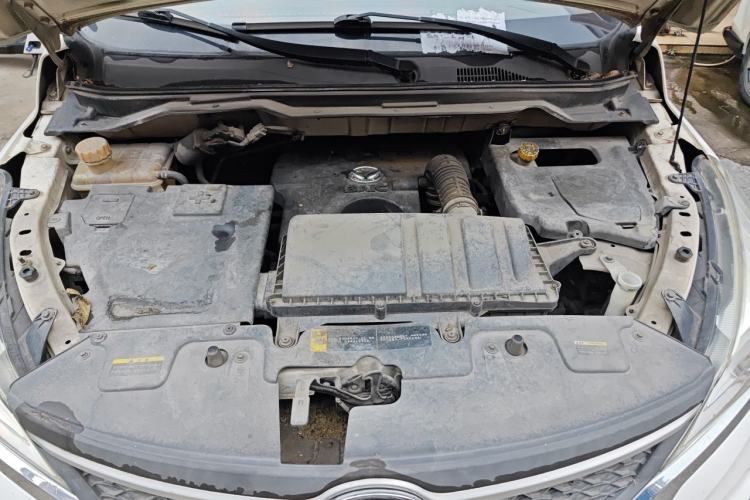 Used HYOSOW H3 2015 1.5L manual Comfort trim level Engine Bay