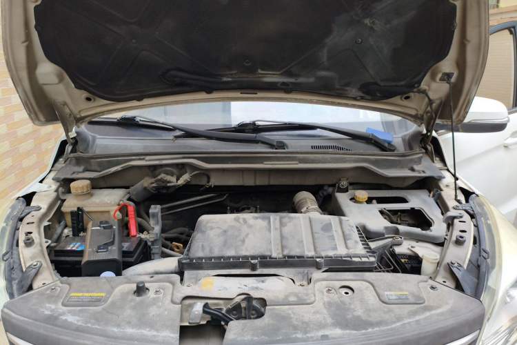Used HYOSOW H3 2015 1.5L manual luxury version Engine Bay Left