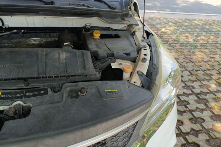 Used HYOSOW H3 2015 1.5L manual luxury version Engine Bay Left