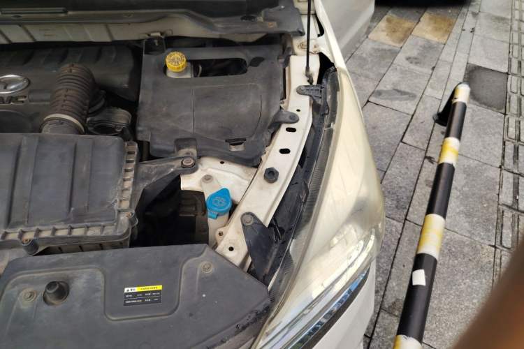 Used HYOSOW H3 2015 1.5L manual Comfort trim level Engine Bay Left