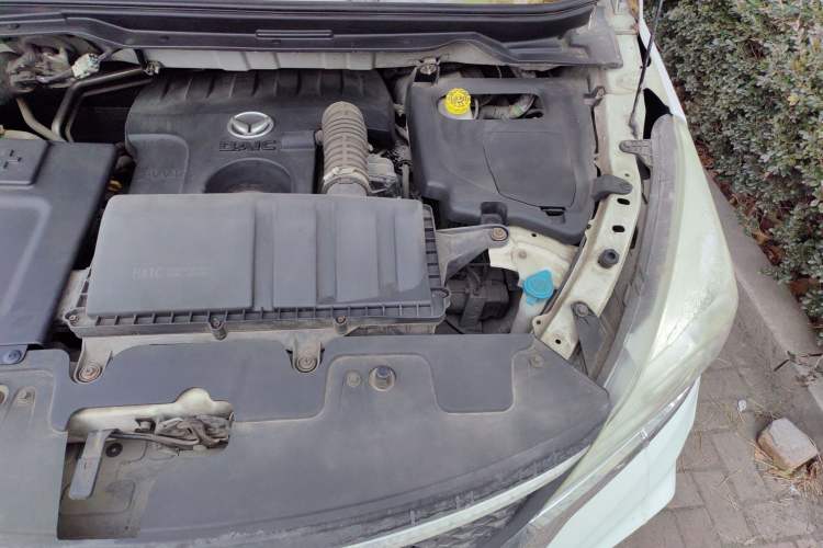 Used HYOSOW H3 2015 1.5L manual Comfort trim level Engine Bay Left