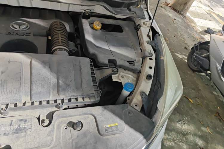 Used HYOSOW H3 2015 1.5L manual luxury version Engine Bay Left