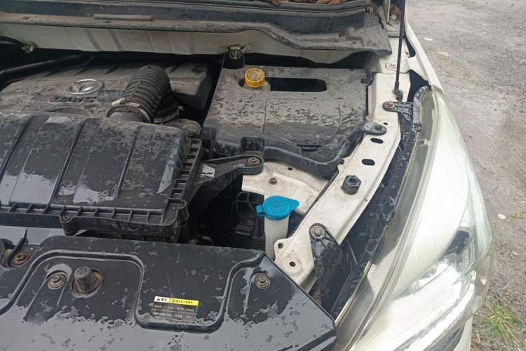 Used HYOSOW H3 2015 1.5L manual Comfort trim level Engine Bay Left